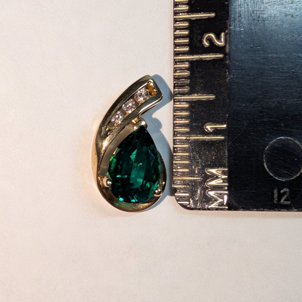 10K Yellow Gold Emerald & Diamond Pendant - Picture 2 of 4